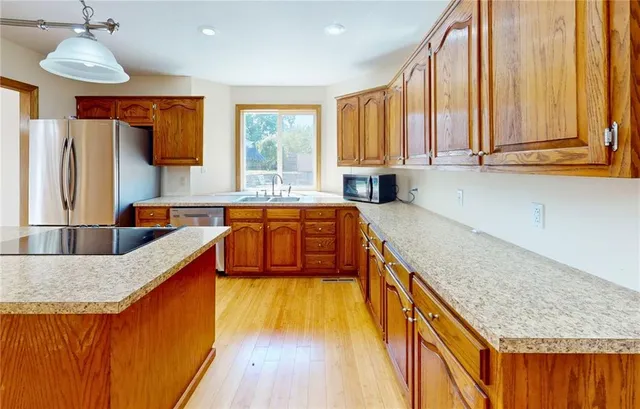 $374,900 | 1214 Linden Terrace, Neosho, MO 64850