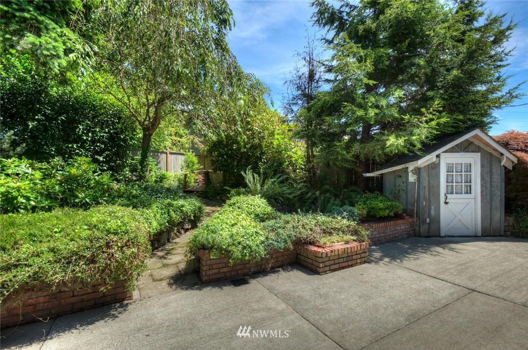 20717 Hubbard Road Lynnwood, WA 98036 - Photo 12 of 15 Gallery Image 12