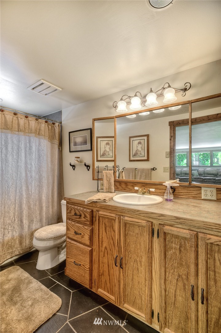 20717 Hubbard Road Lynnwood, WA 98036 - Photo 7 of 15 Gallery Image 7