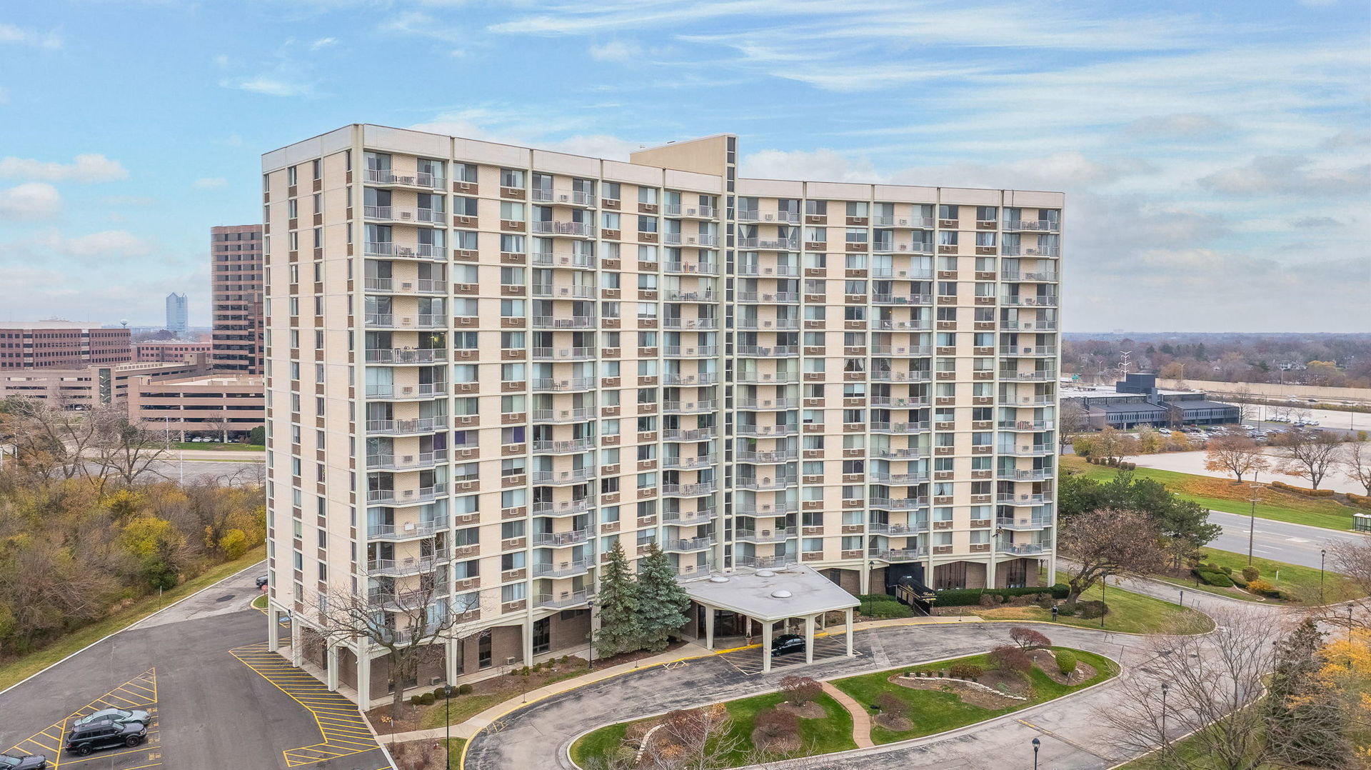 40 North Tower Road, Unit 4M Oak Brook, IL 60523 - Photo 15 of 17 a view of roof with a barbeque