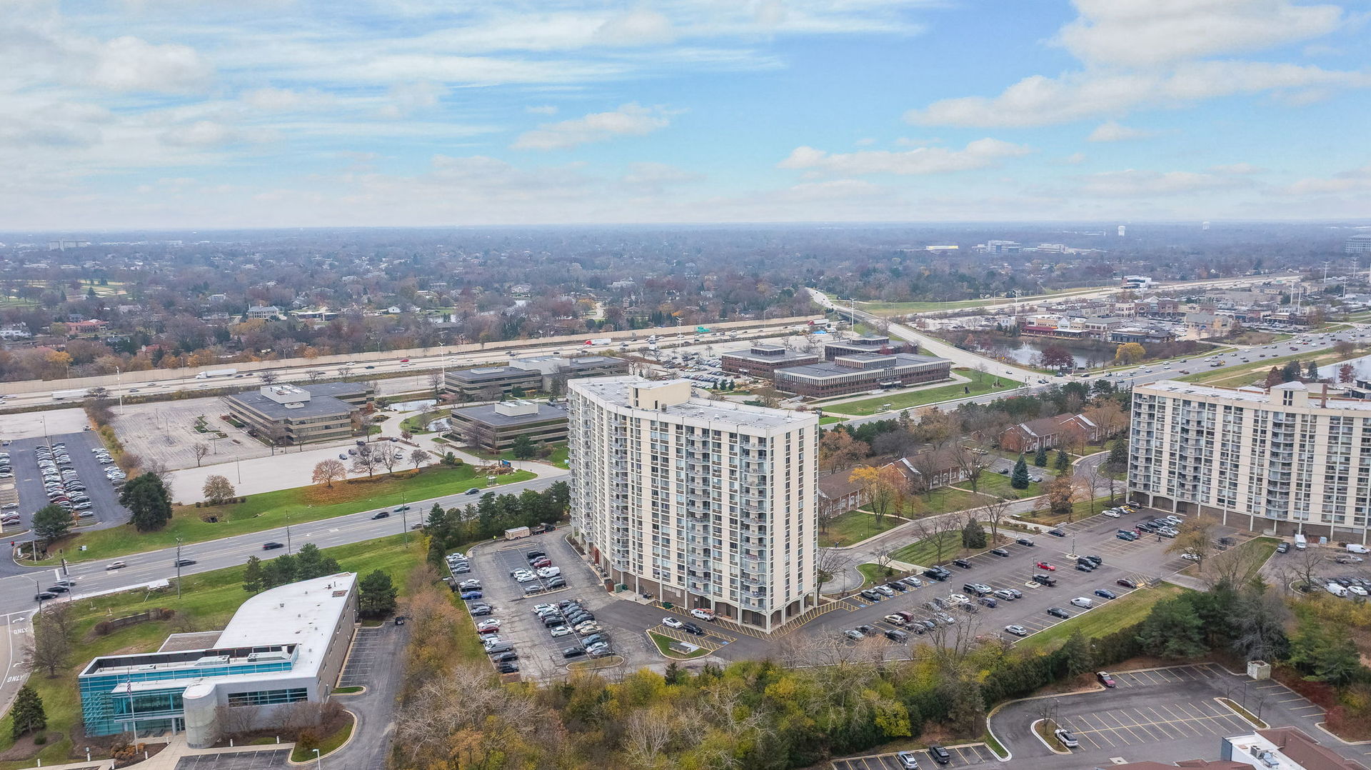 40 North Tower Road, Unit 4M Oak Brook, IL 60523 - Photo 17 of 17 an aerial view of a city