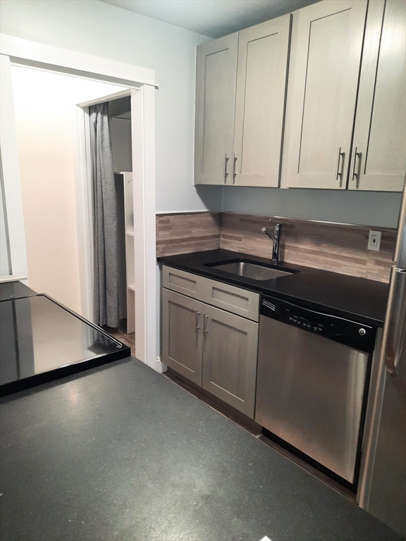 715 Main Street, Unit 3 Hanover, MA 02339 - Photo 6 of 9