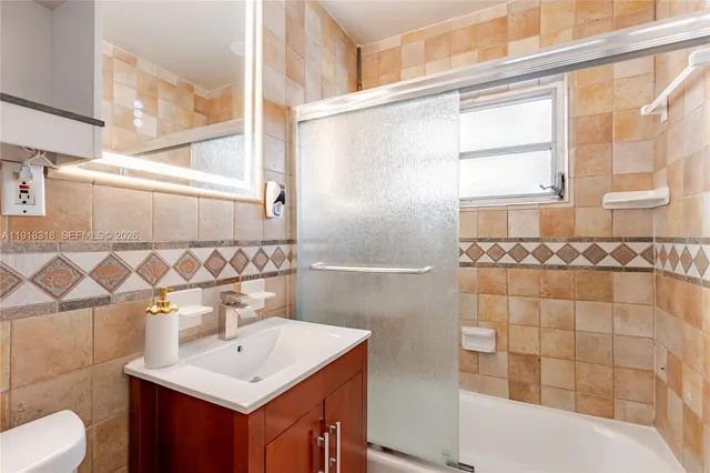 $915,000 | 1943 Rodman Street, Hollywood, FL 33020