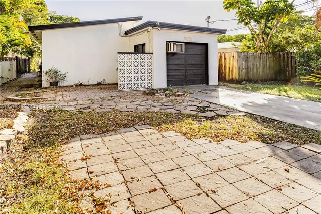 $915,000 | 1943 Rodman Street, Hollywood, FL 33020