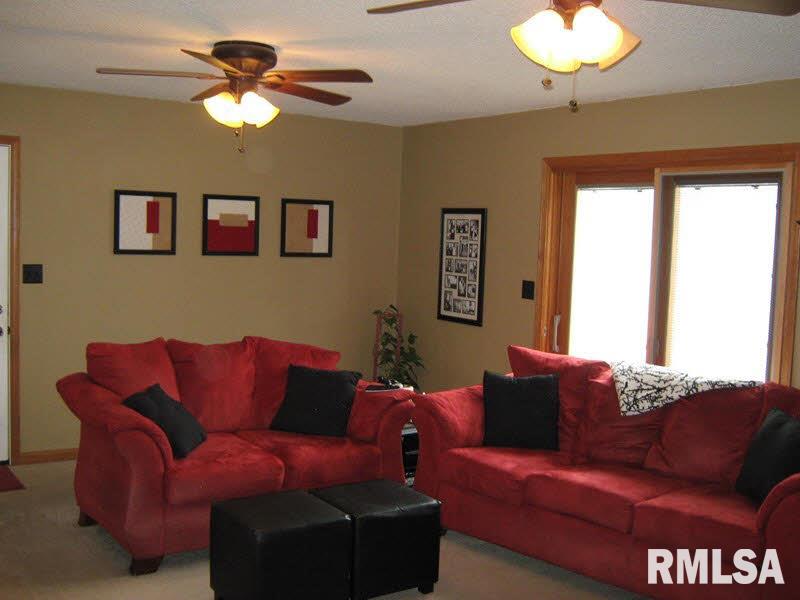 8071 East Richview Road Mount Vernon, IL 62864 - Photo 3 of 24