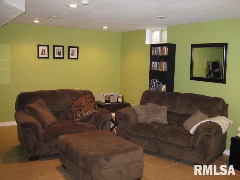 8071 East Richview Road Mount Vernon, IL 62864 - Photo 10 of 24