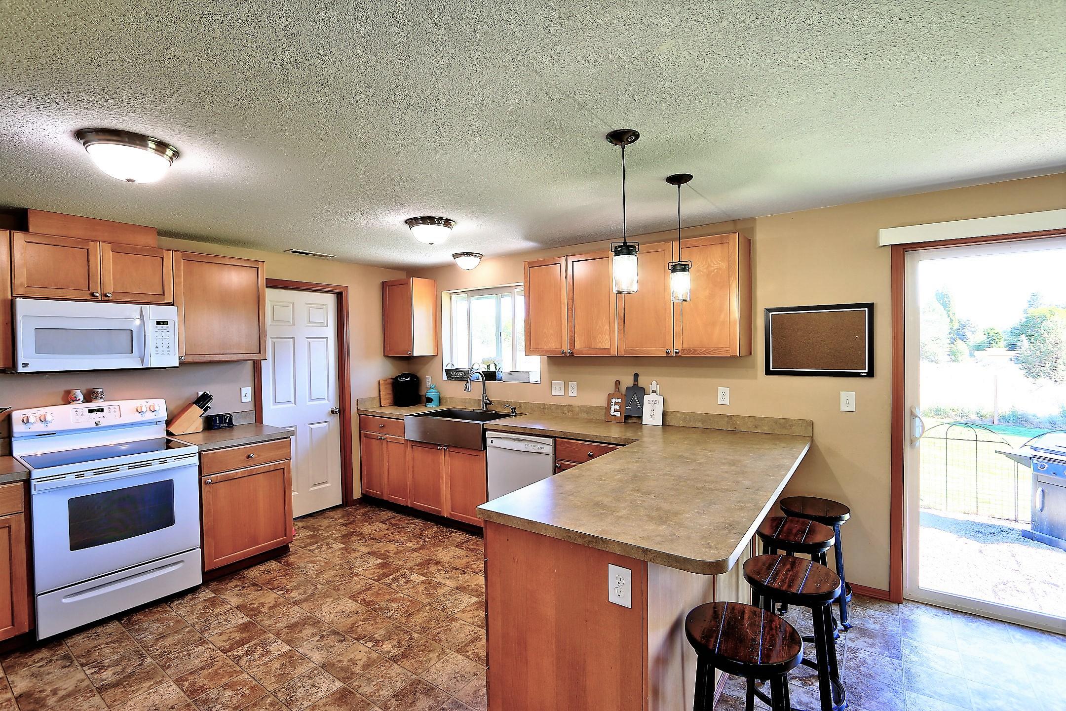 11720 Ramirez Road Klamath Falls, OR 97603 - Photo 22 of 30 IMG_9238_39_40_41_42_43_44