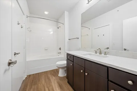 $2,550 | 1900 Barton Springs Road, Unit 4041, Austin, TX 78704