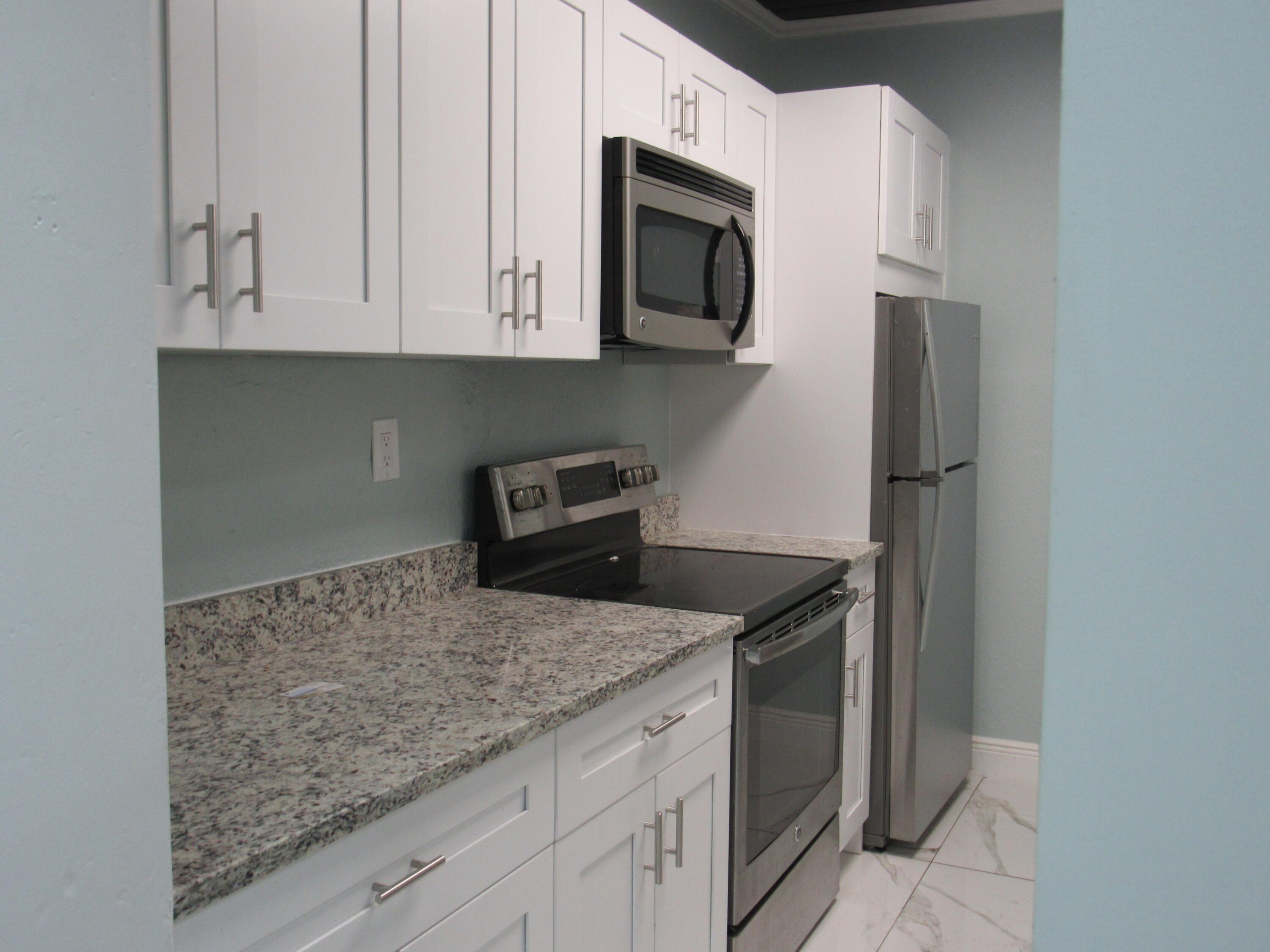 4283 Cocoanut Road, Unit 1 West Palm Beach, FL 33406 - Photo 5 of 14 Kitchen