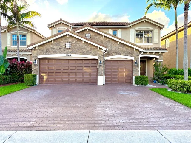a view of house and outdoor space