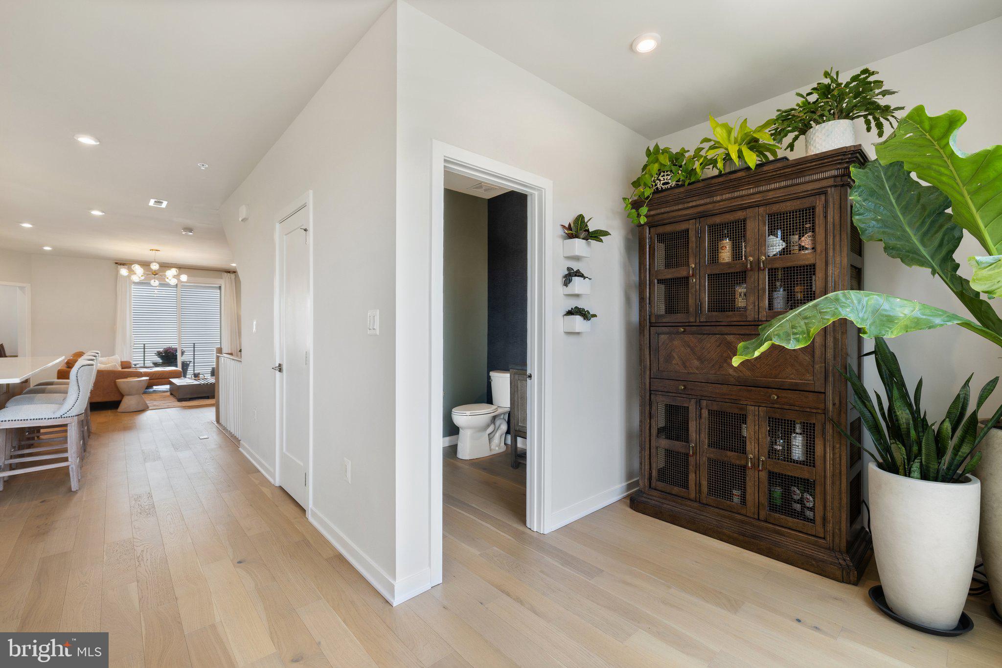 43536 Centergate Drive Ashburn, VA 20148 - Photo 22 of 60 Powder room