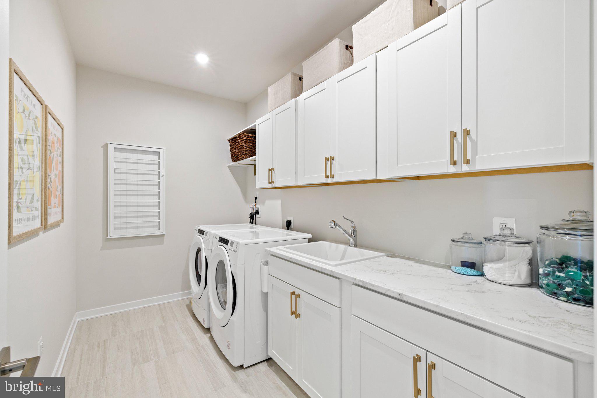 43536 Centergate Drive Ashburn, VA 20148 - Photo 43 of 60 Upper level laundry