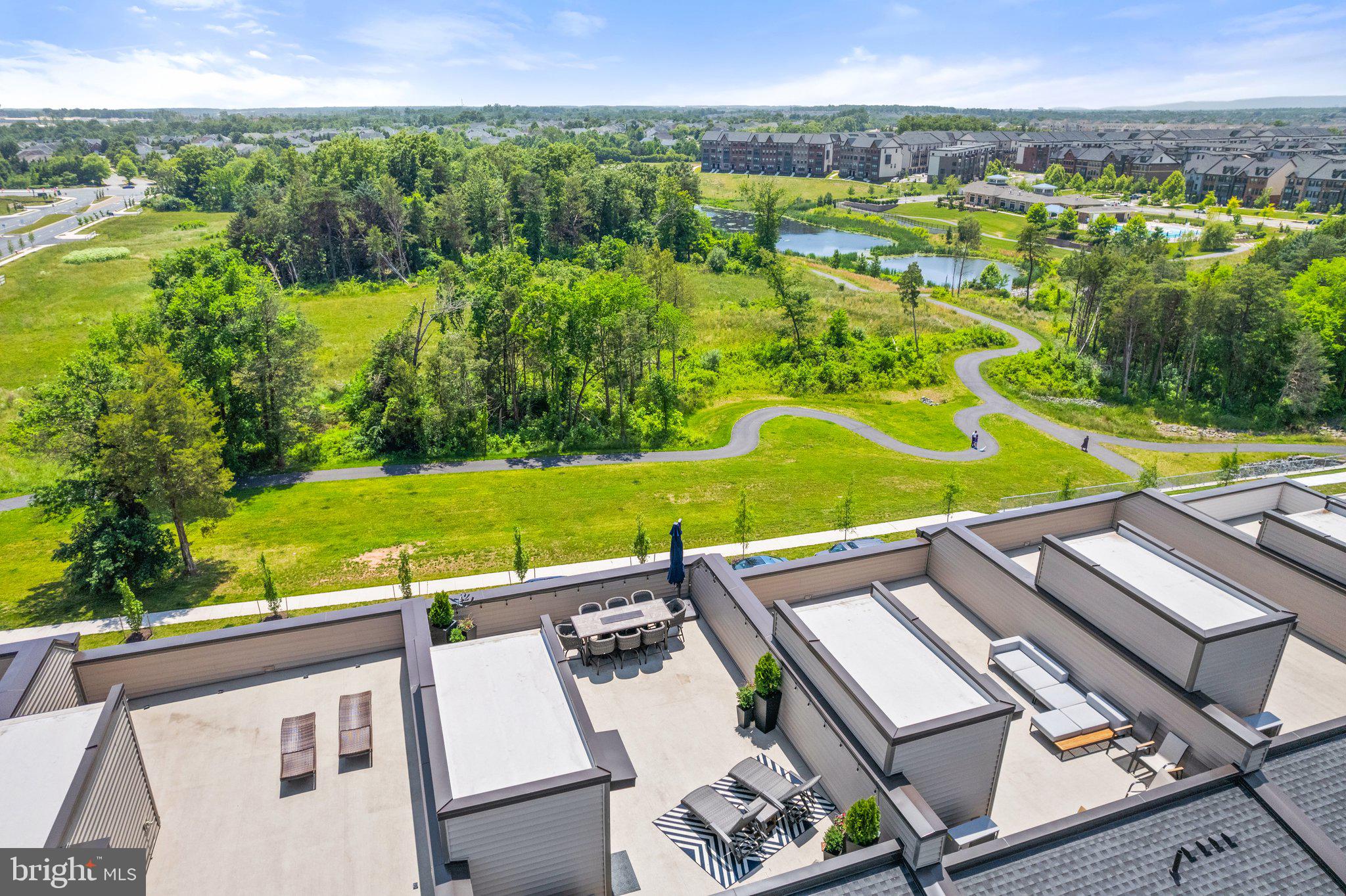 43536 Centergate Drive Ashburn, VA 20148 - Photo 45 of 60 Private rooftop terrace