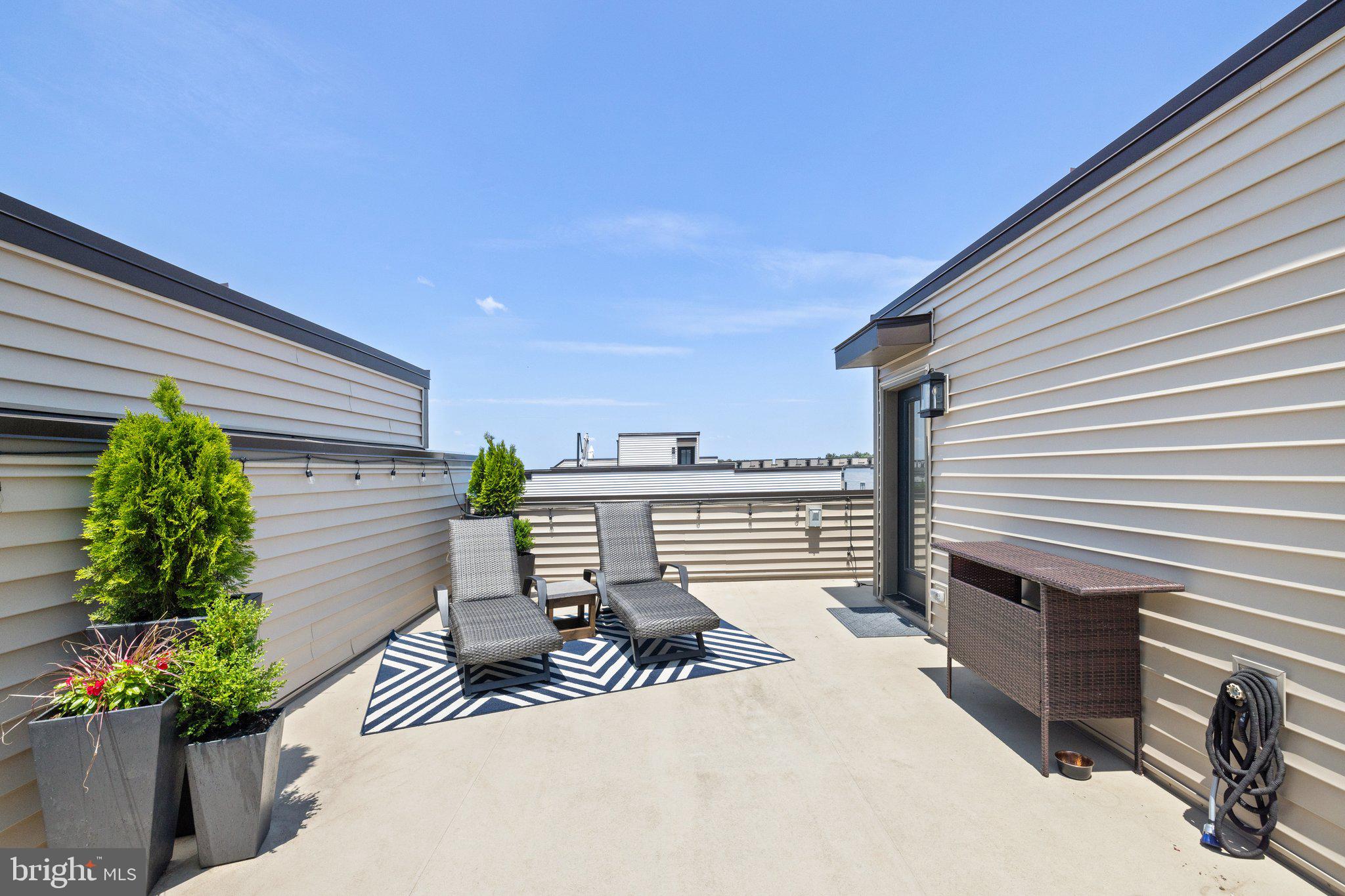 43536 Centergate Drive Ashburn, VA 20148 - Photo 47 of 60 Private rooftop terrace