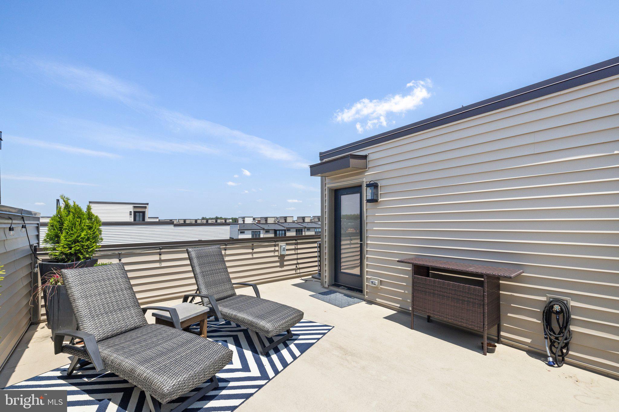 43536 Centergate Drive Ashburn, VA 20148 - Photo 50 of 60 Private rooftop terrace