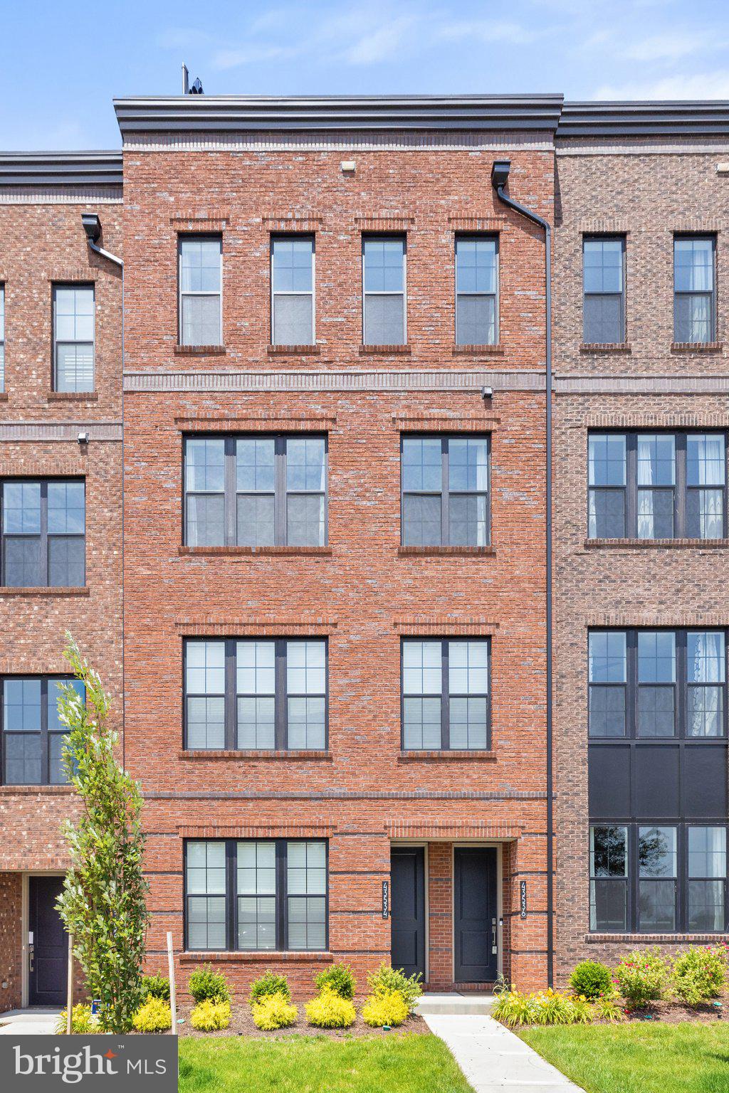 43536 Centergate Drive Ashburn, VA 20148 - Photo 59 of 60 Front view