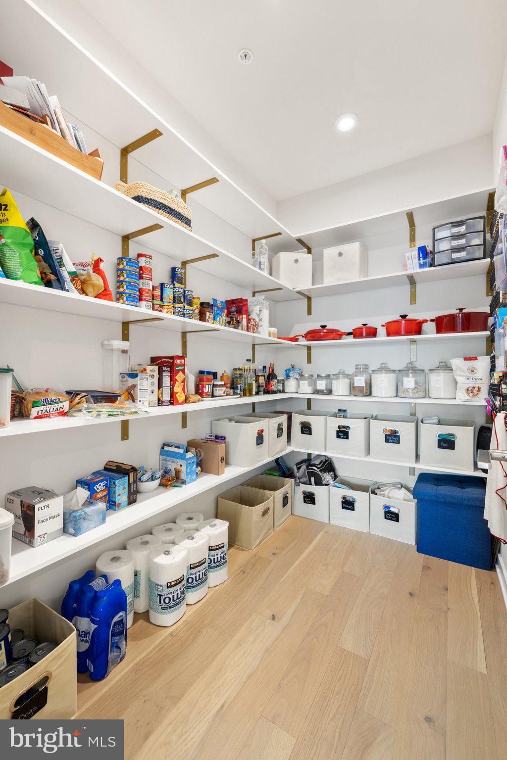 43536 Centergate Drive Ashburn, VA 20148 - Photo 8 of 60 Pantry