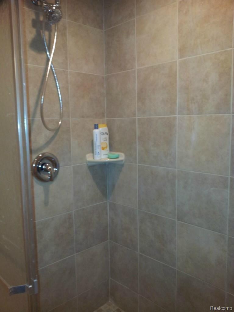 1215 Harding Street Detroit, MI 48214 - Photo 6 of 9 Master Bedroom Shower