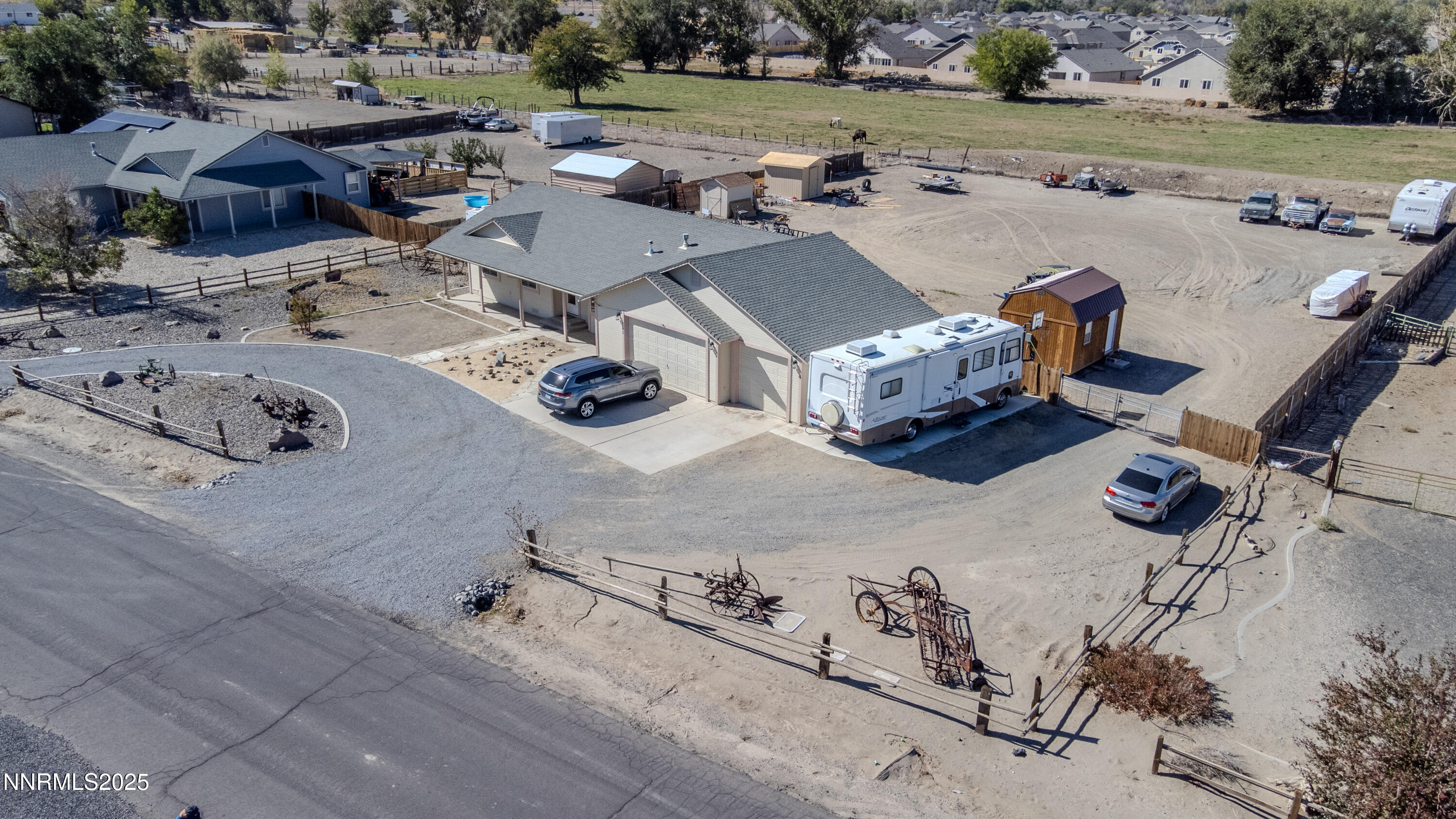 141 Country Ranch Road Fernley, NV 89408 - Photo 4 of 43