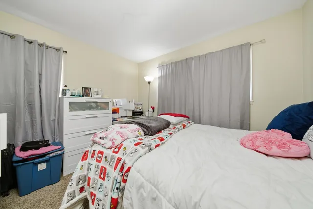 $699,900 | 630 Westmoreland Drive, Vernon Hills, IL 60061