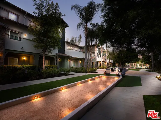 $3,171 | 1901 North Buena Vista Street, Unit 2109, Burbank, CA 91504