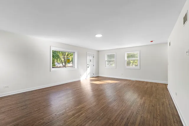 $480,000 | 19 East 56th Street, Westmont, IL 60559