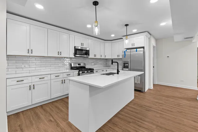 $480,000 | 19 East 56th Street, Westmont, IL 60559