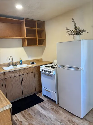 $2,100 | 1131 Apple, Wrightwood, CA 92397