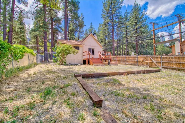 $2,100 | 1131 Apple, Wrightwood, CA 92397