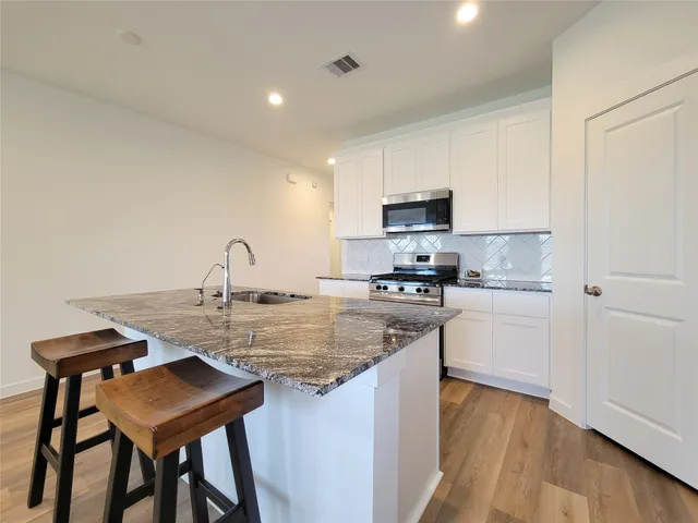 $2,300 | 2519 Ocean Jasper Drive, Iowa Colony, TX 77583