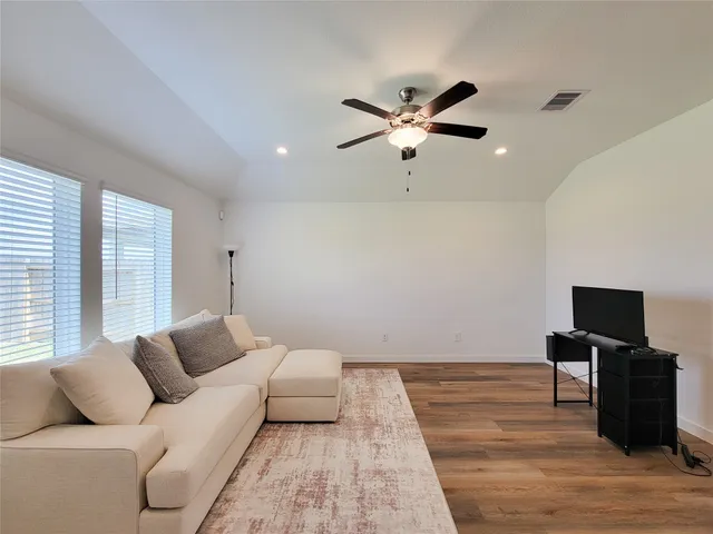 $2,300 | 2519 Ocean Jasper Drive, Iowa Colony, TX 77583