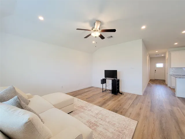 $2,300 | 2519 Ocean Jasper Drive, Iowa Colony, TX 77583