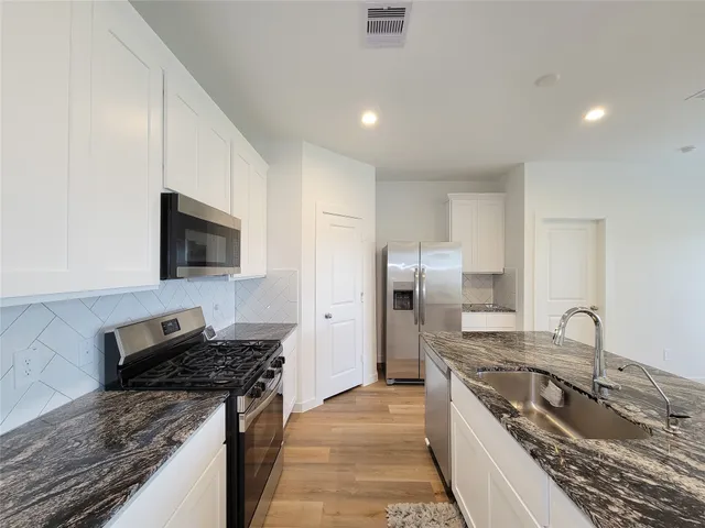 $2,300 | 2519 Ocean Jasper Drive, Iowa Colony, TX 77583