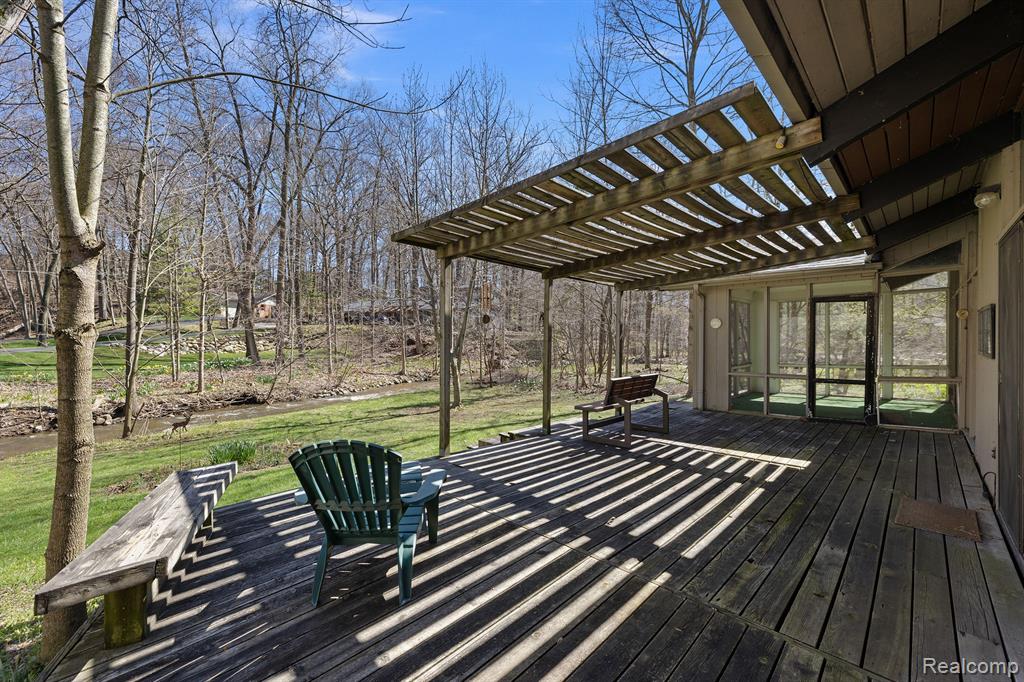 34083 Quaker Valley Road Farmington Hills, MI 48331 - Photo 40 of 43