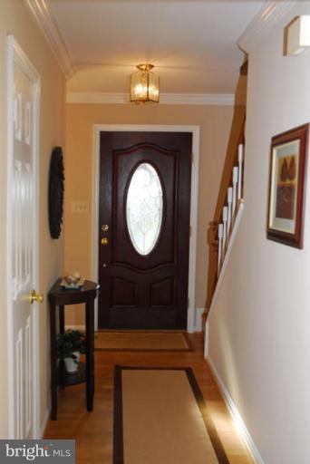 8435 Hunt Valley Drive Vienna, VA 22182 - Photo 16 of 27 Hallway