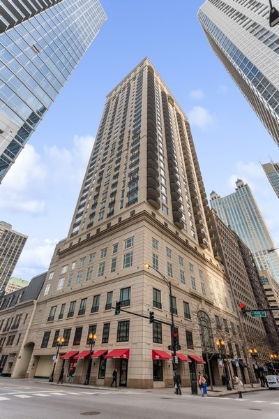 10 East Delaware Place, Unit 21D Chicago, IL 60611 - Photo 2 of 33 a building view