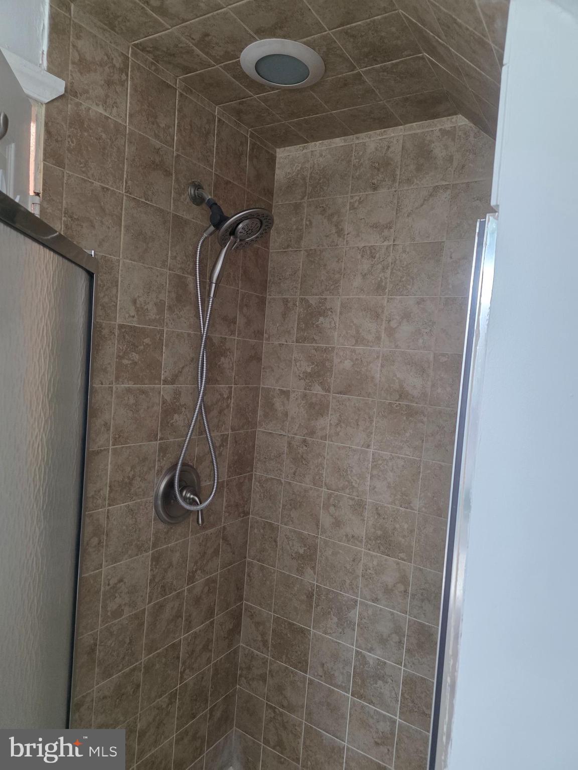 44 Peacock Lane Willingboro, NJ 08046 - Photo 22 of 23 a bathroom with a shower