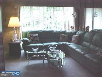 411 Milford Road Broomall, PA 19008 - Photo 9 of 12 Living Room