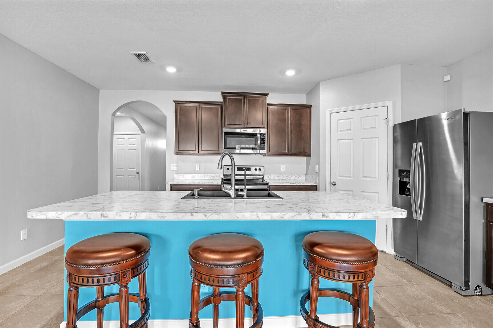 1401 Southeast Portillo Road Port St. Lucie, FL 34952 - Photo 12 of 41 Breakfast bar