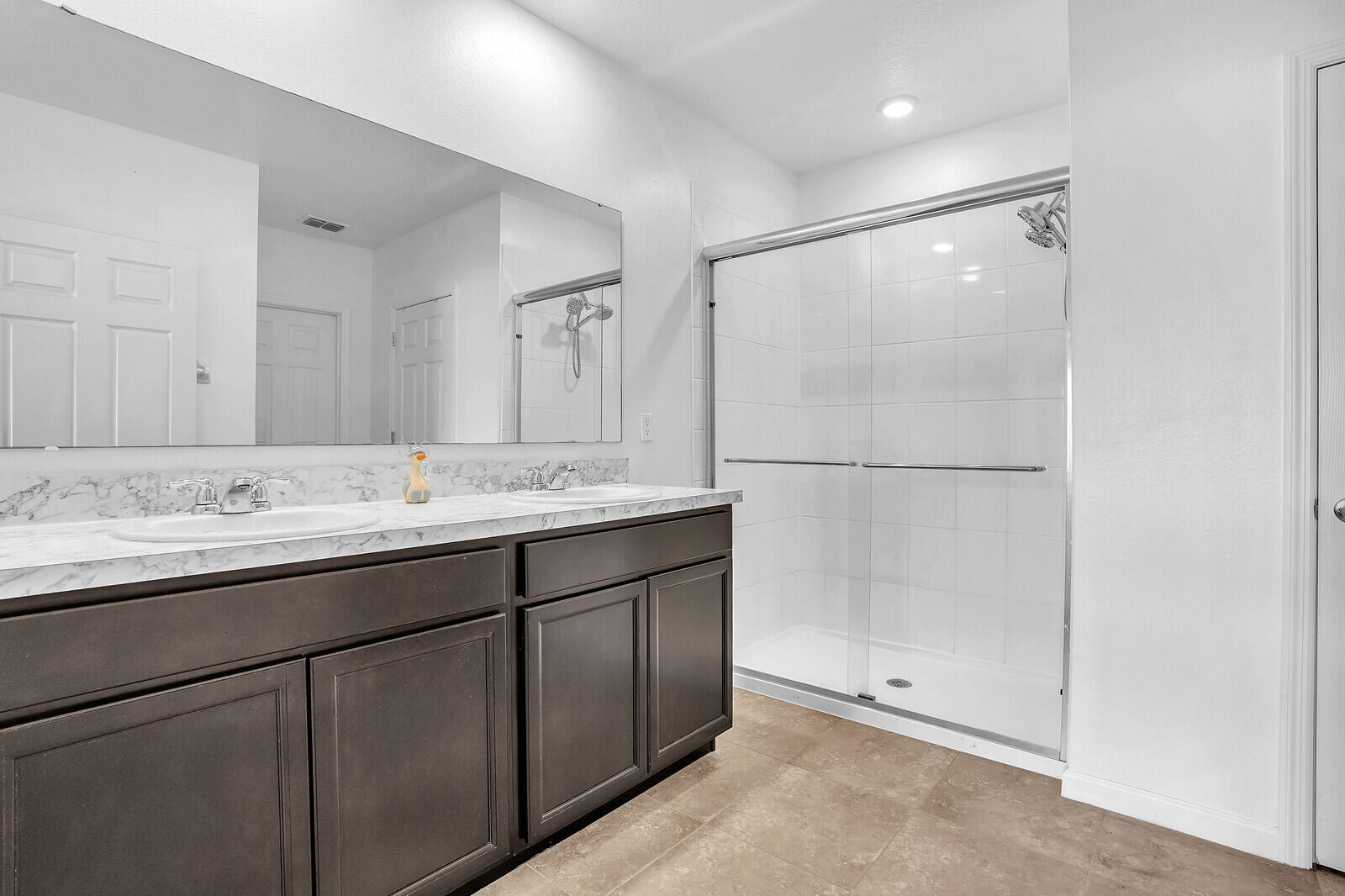 1401 Southeast Portillo Road Port St. Lucie, FL 34952 - Photo 26 of 41 Primary bathroom
