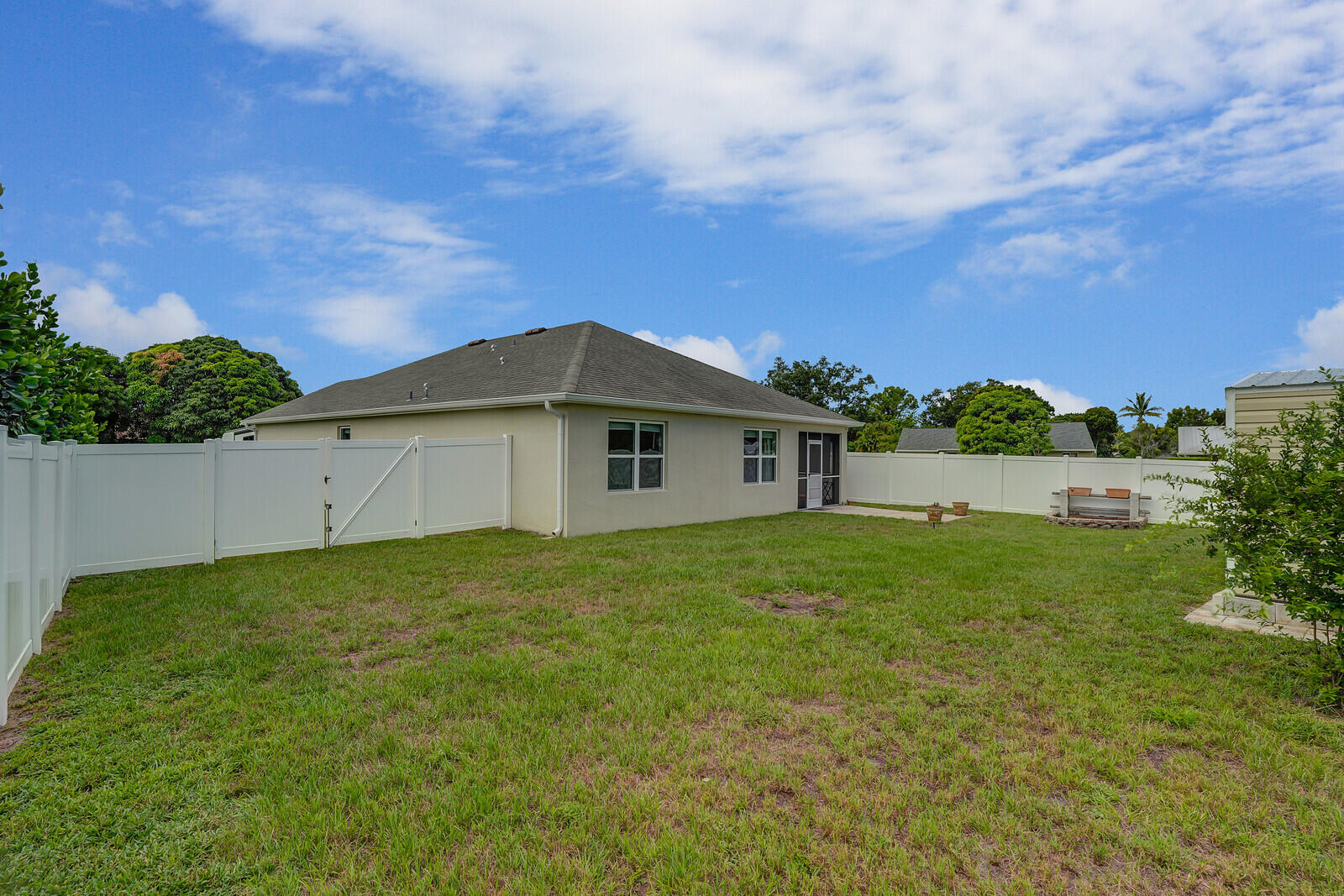 1401 Southeast Portillo Road Port St. Lucie, FL 34952 - Photo 39 of 41 Room for a pool!