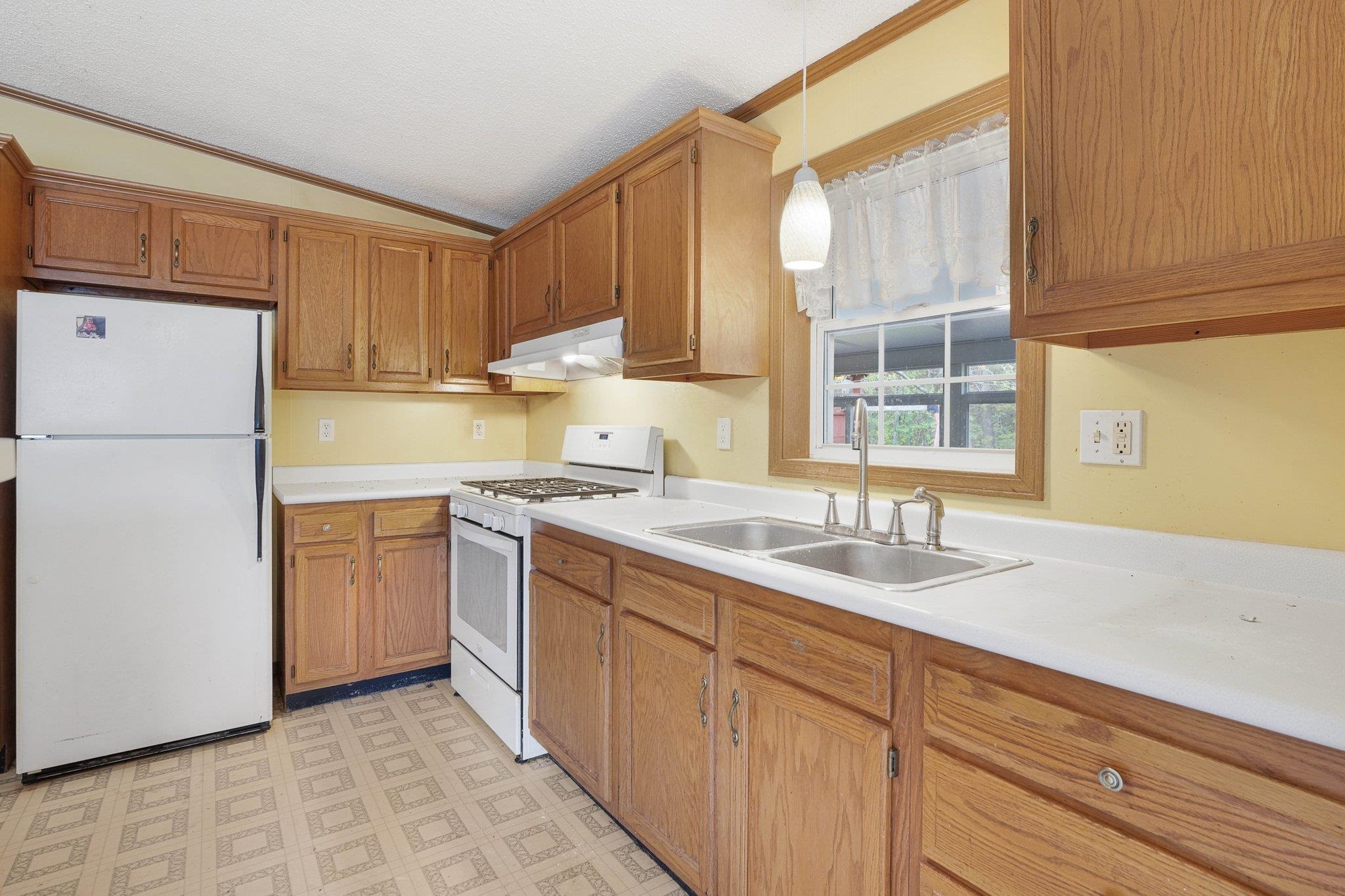 11015 Riley Road Interlochen, MI 49643 - Photo 9 of 45 1934461-2f2070ff-0575-478e-aeee-7417c67924ec.JPG