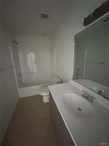 $825 | 3007 Linda Vista Street, Unit D, Edinburg, TX 78542