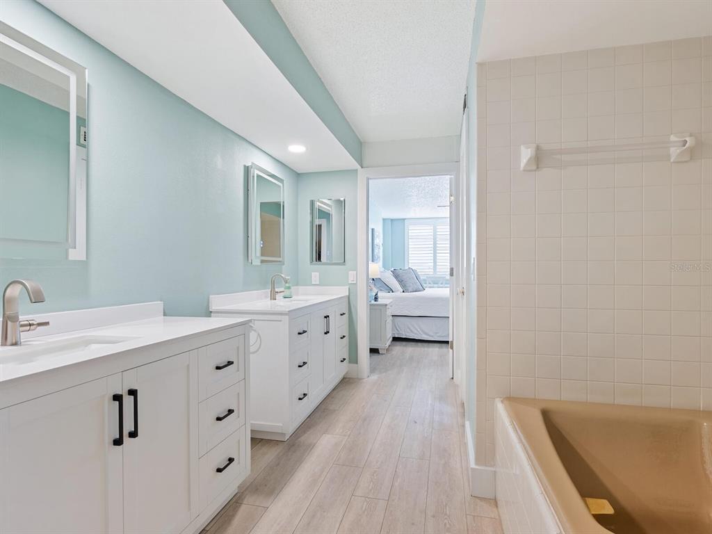 5880 Midnight Pass Road, Unit 906 Sarasota, FL 34242 - Photo 24 of 43