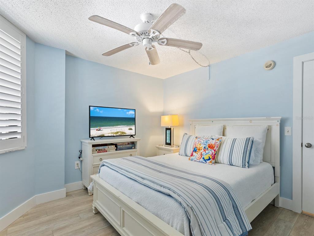 5880 Midnight Pass Road, Unit 906 Sarasota, FL 34242 - Photo 25 of 43