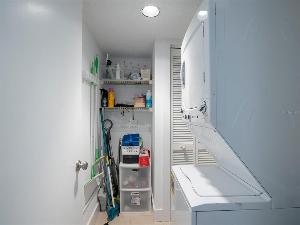 5880 Midnight Pass Road, Unit 906 Sarasota, FL 34242 - Photo 28 of 43