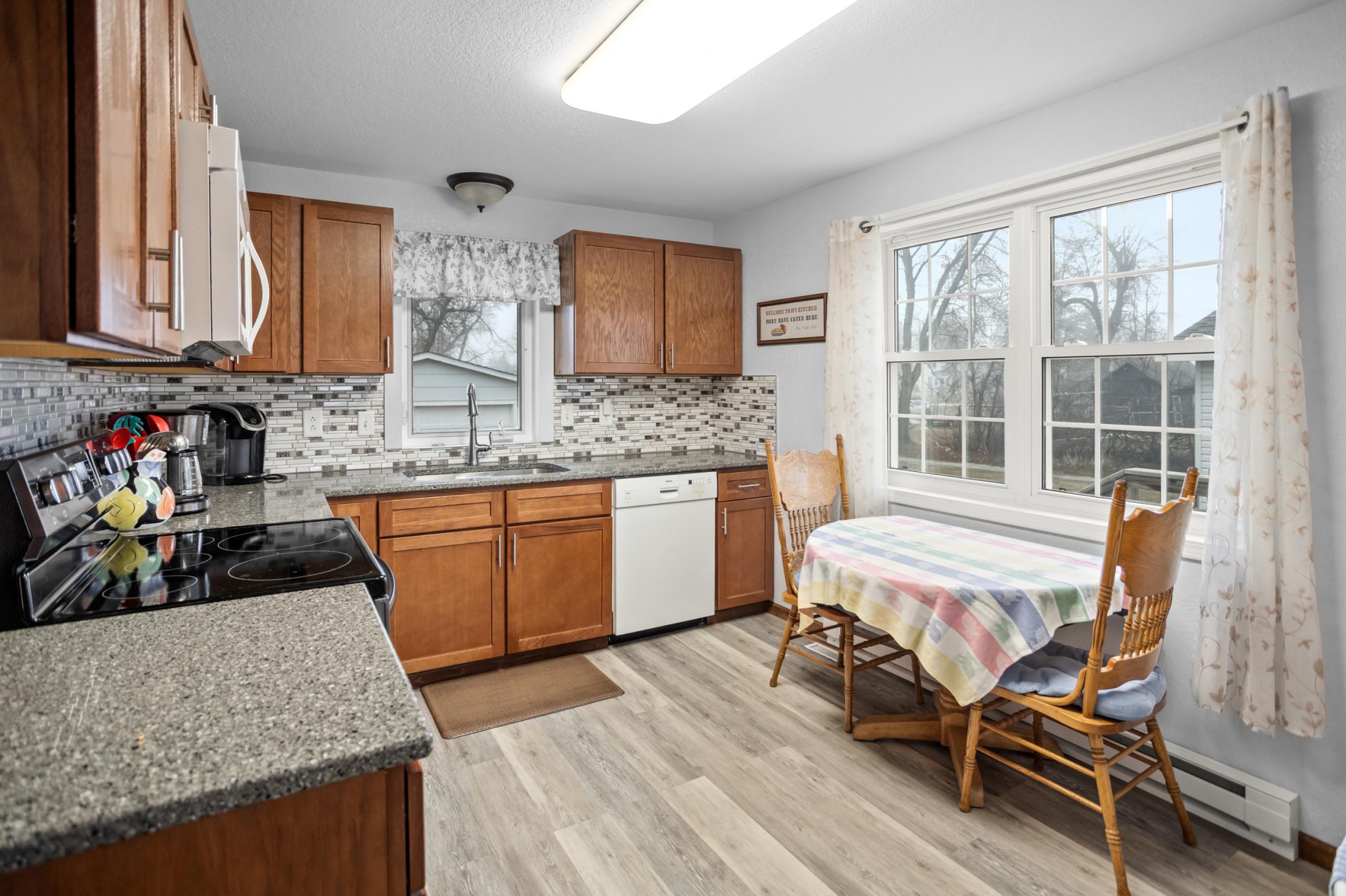 424 4th Street Southeast Hope, ND 58046 - Photo 4 of 39