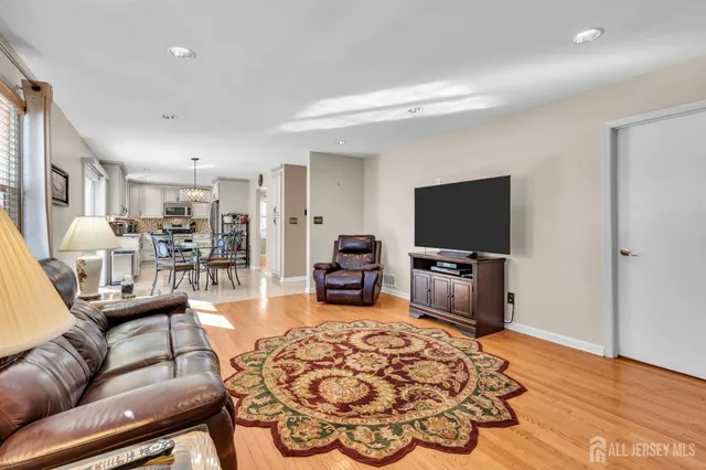 $875,000 | 15 Walnut Court, Old Bridge, NJ 07747