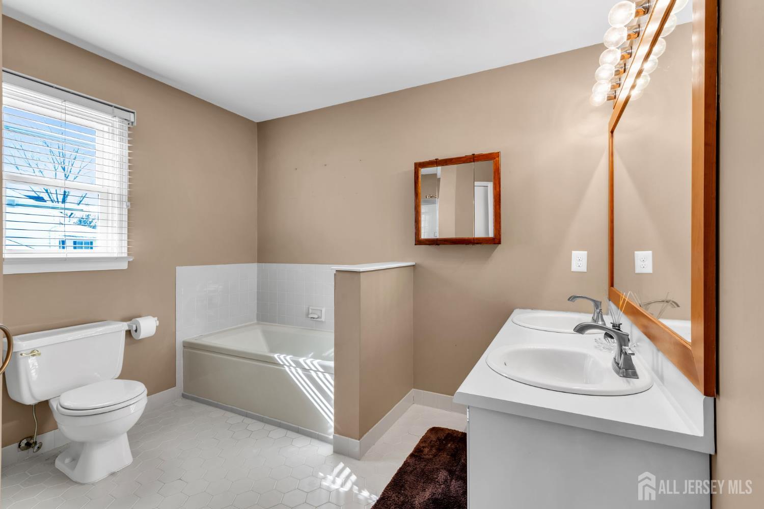 15 Walnut Court Old Bridge, NJ 07747 - Photo 17 of 27