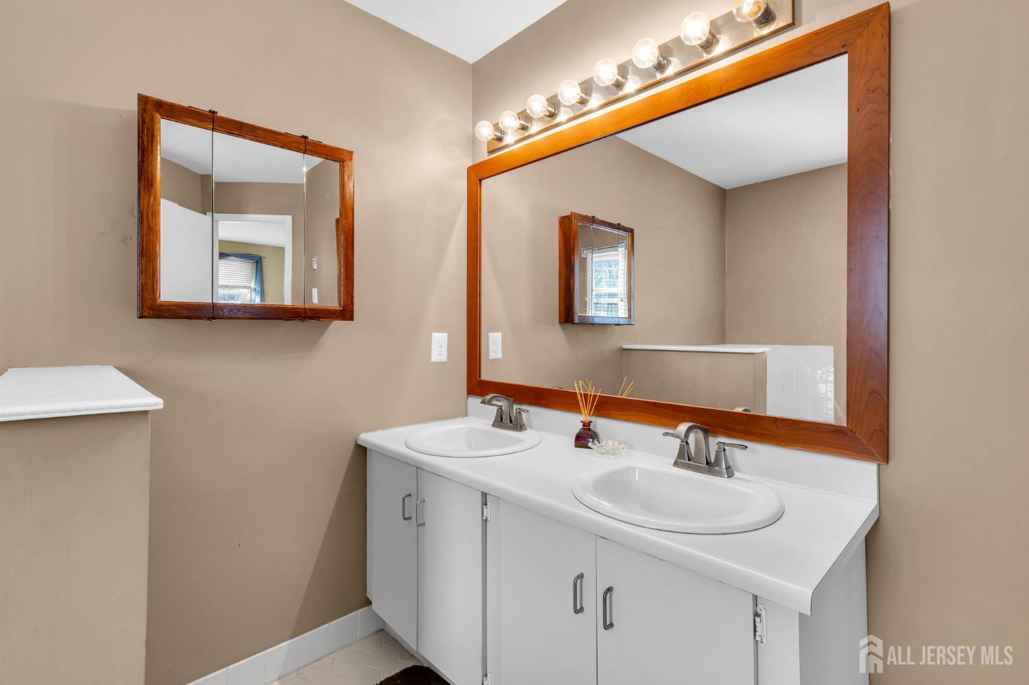 15 Walnut Court Old Bridge, NJ 07747 - Photo 19 of 27